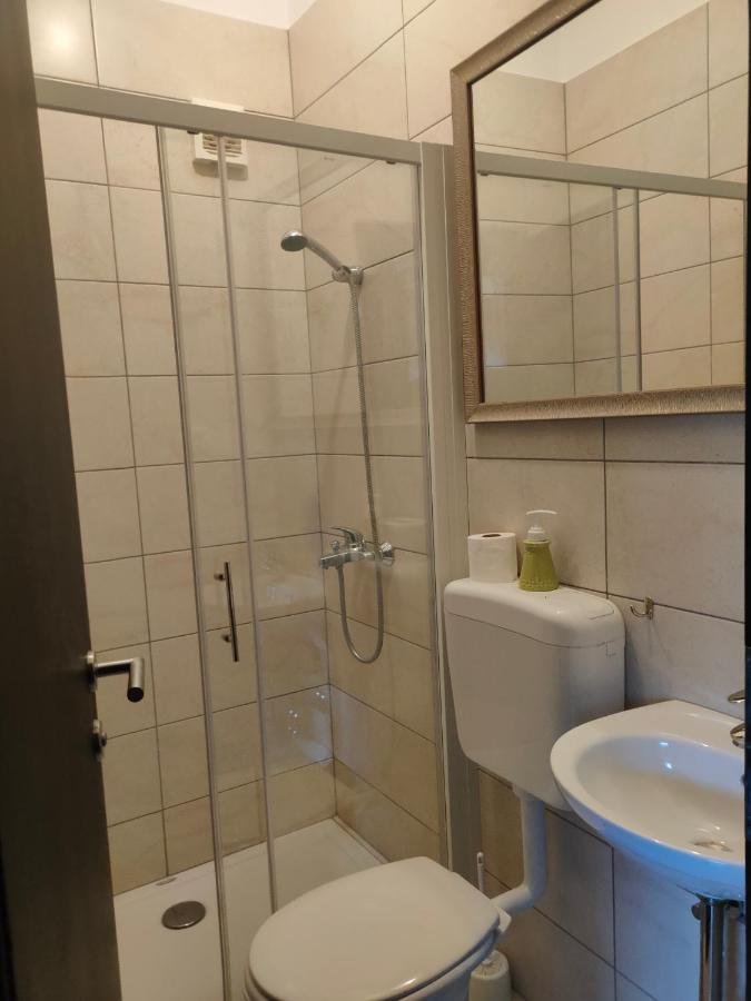 Rooms And Apartment Na Poljani Skofja Loka Exterior photo